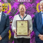 Primer reconocimiento otorgado al voluntario del año de FIM Latin America 2021.
