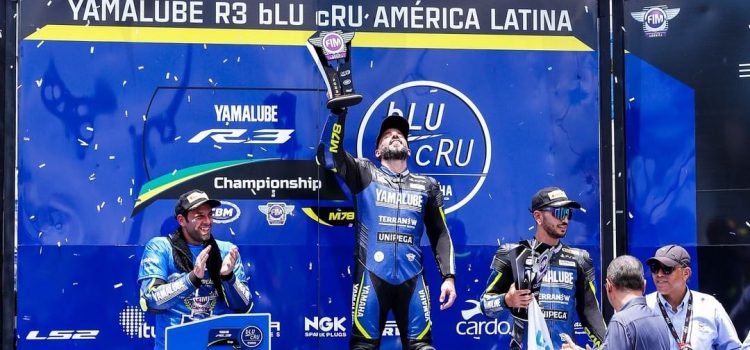 Yamaha R3 bLU cRU Latin American Championship