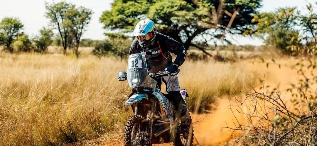 LOS PILOTOS LATINOMERICANOS INICIARON LA ETAPA MARATÓN EN LA SABANA AFRICANA.