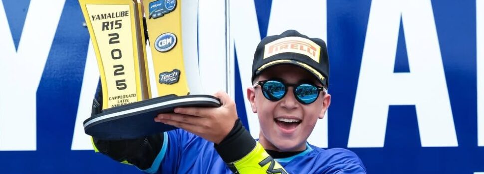 Los campeones 2025 del Campeonato Latinoamericano de R15 y R3 Yamaha bLU cRU
