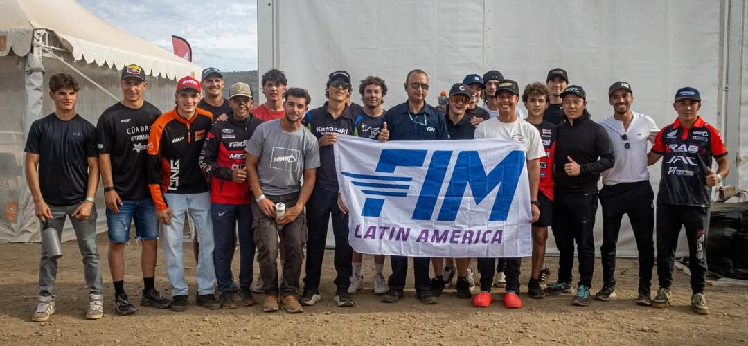 Nuestro Presidente Pedro Venturo junto a los pilotos latinoamericanos MX1 y MX2