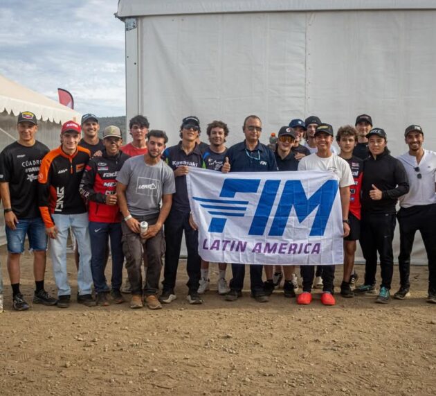 Nuestro Presidente Pedro Venturo junto a los pilotos latinoamericanos MX1 y MX2