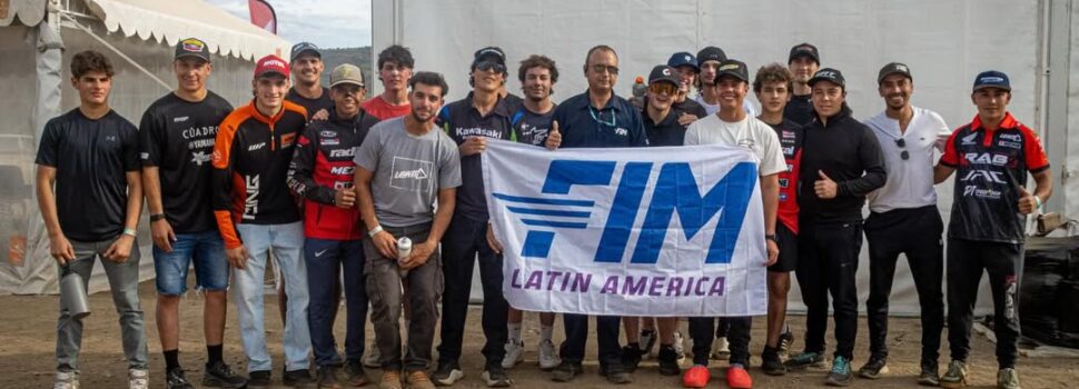 Nuestro Presidente Pedro Venturo junto a los pilotos latinoamericanos MX1 y MX2