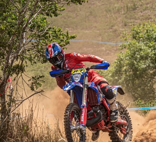 Camilo Herrera destaca con actuación dominante en el Enduro Brasileño 2026