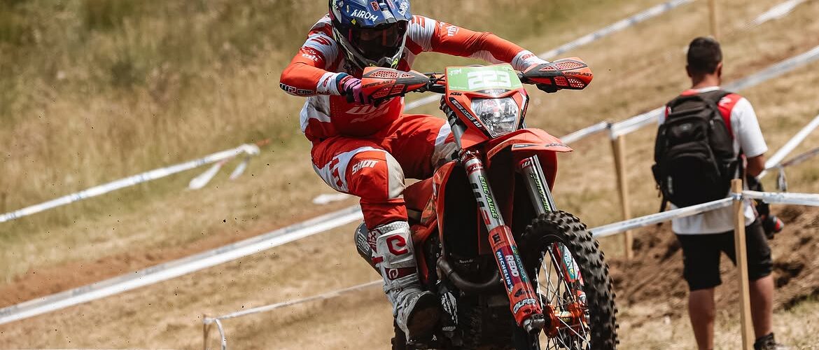 MIGUEL RUIZ DE CHAVEZ Y ALBERTO GONZÁLEZ CIERRAN EL ENDURO GP 2026 ENTRE LOS MEJORES DE J1