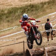MIGUEL RUIZ DE CHAVEZ Y ALBERTO GONZÁLEZ CIERRAN EL ENDURO GP 2026 ENTRE LOS MEJORES DE J1