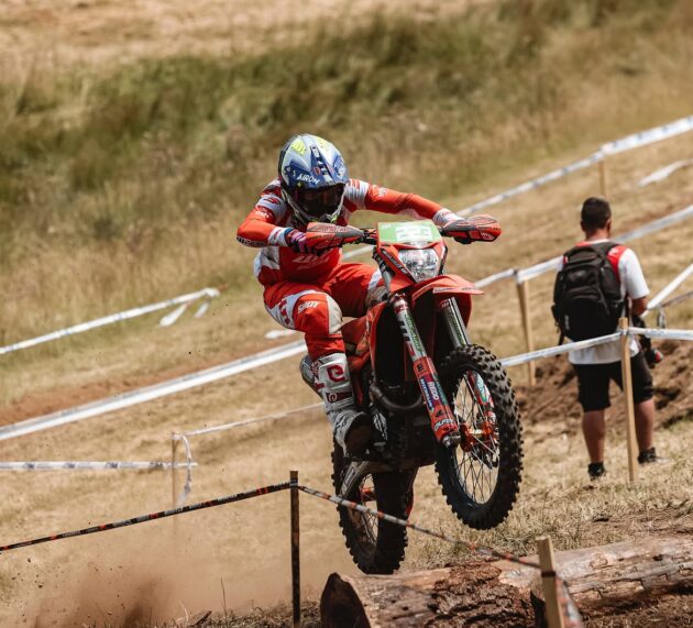 MIGUEL RUIZ DE CHAVEZ Y ALBERTO GONZÁLEZ CIERRAN EL ENDURO GP 2026 ENTRE LOS MEJORES DE J1