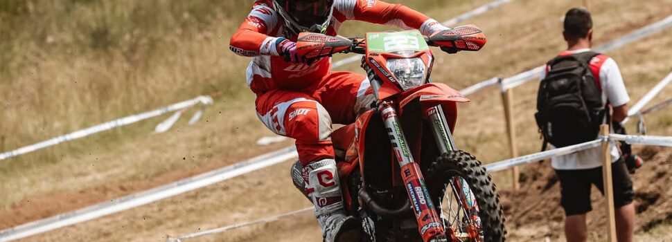 MIGUEL RUIZ DE CHAVEZ Y ALBERTO GONZÁLEZ CIERRAN EL ENDURO GP 2026 ENTRE LOS MEJORES DE J1